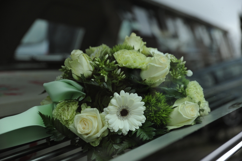 funeraire-LA ROQUE ESCLAPON-min_flowers-4839339